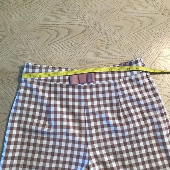 Adorable Gingham short with a bow size Small  - Picture 4 of 7